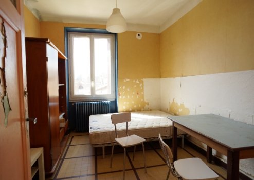 An empty bedroom.